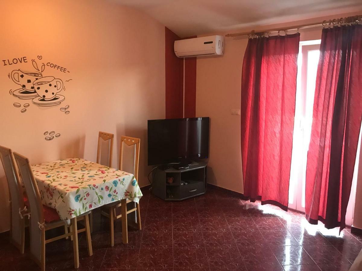 Apartmani Paulina Lopar Exterior photo